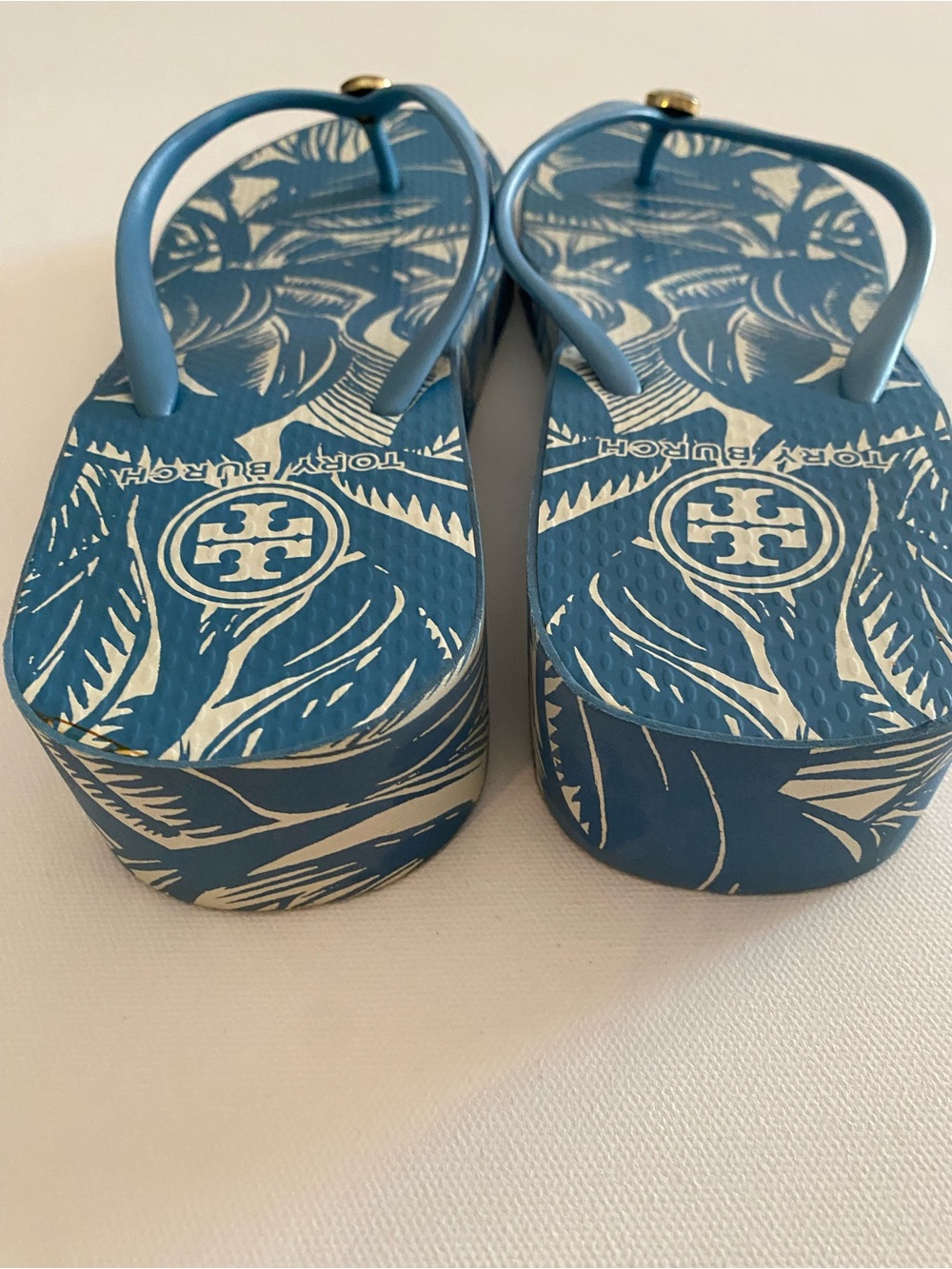 Tory Burch Blue Tropical Print Platform Flip Flop Sandals, Size 8 - Picture 7 of 9